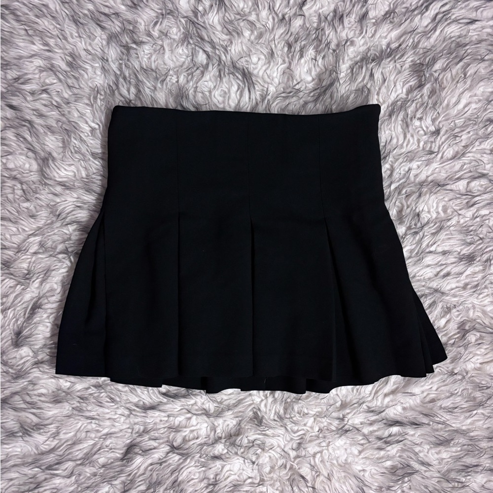 Babaton Black Pleated Skirt